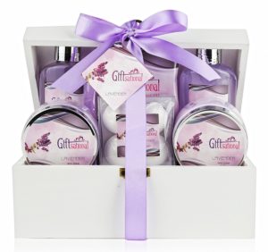 spa-gift-basket-with-sensual-lavender-fragrance