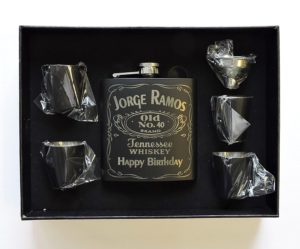 bourbon-flask-gift-set