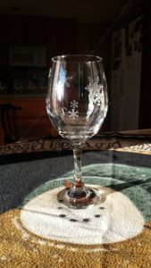 Snowflake printed customized wine glasses